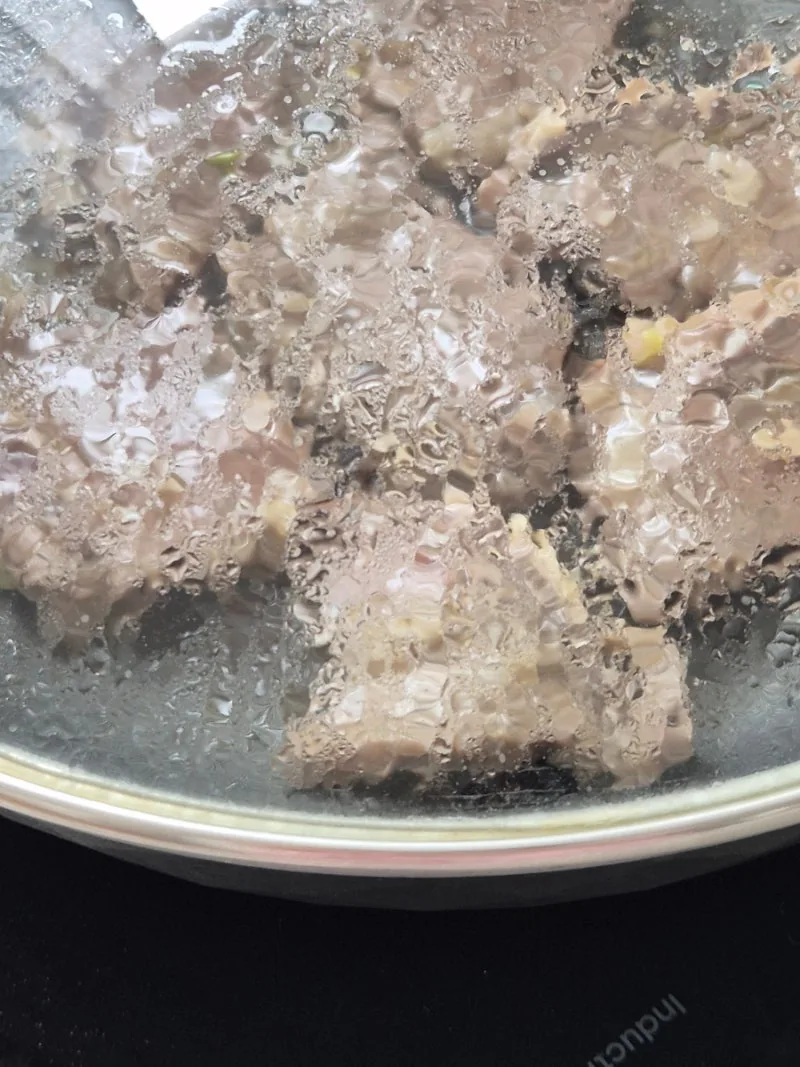 뚜껑을 덮고 굽는 LA갈비
